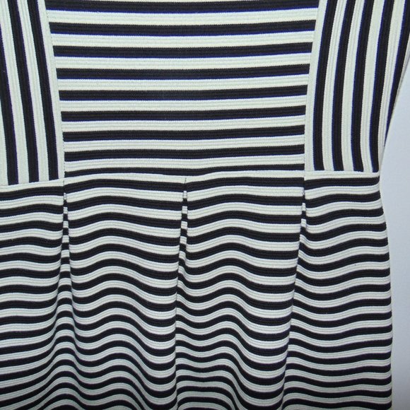 Madewell Bistro Dress Fit & Flare Womens 2 Knit Black White Striped Short Sleeve - Picture 7 of 8